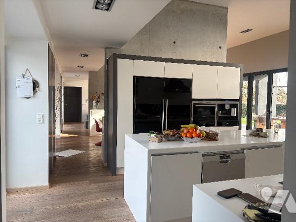 Unique ! Villa contemporaine, d'architecte, de plain-pied, ultra lumineuse avec jardin, piscine...