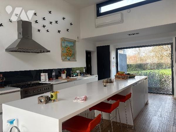 Unique ! Villa contemporaine, d'architecte, de plain-pied, ultra lumineuse avec jardin, piscine...