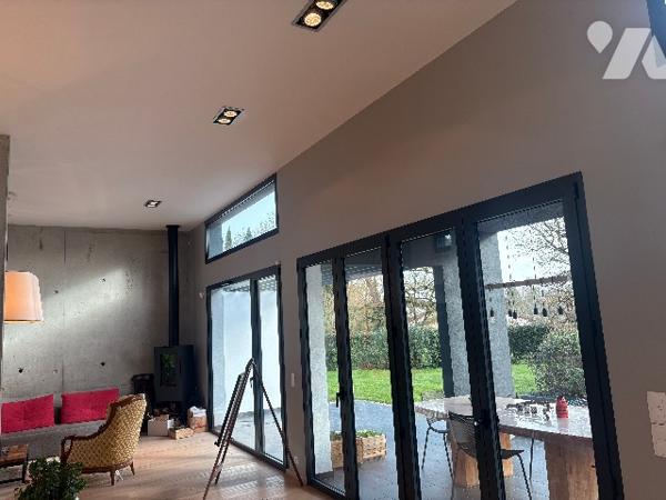 Unique ! Villa contemporaine, d'architecte, de plain-pied, ultra lumineuse avec jardin, piscine...