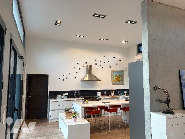 Unique ! Villa contemporaine, d'architecte, de plain-pied, ultra lumineuse avec jardin, piscine...