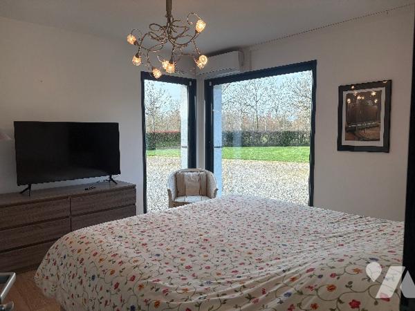 Unique ! Villa contemporaine, d'architecte, de plain-pied, ultra lumineuse avec jardin, piscine...