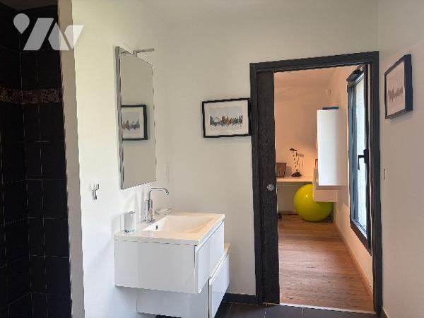 Unique ! Villa contemporaine, d'architecte, de plain-pied, ultra lumineuse avec jardin, piscine...