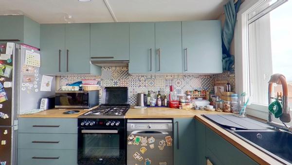 EXCLUSIVITÉ – Appartement 3/4 pièces avec balcon – 6ᵉ et dernier étage, traversant et lumineux – Métro Robespierre