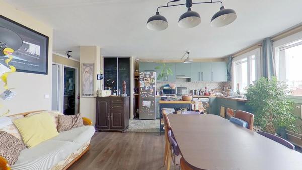 EXCLUSIVITÉ – Appartement 3/4 pièces avec balcon – 6ᵉ et dernier étage, traversant et lumineux – Métro Robespierre