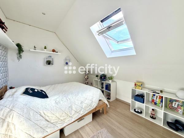 Maison
         6 pièces
        - 145 m² 180 000 € *