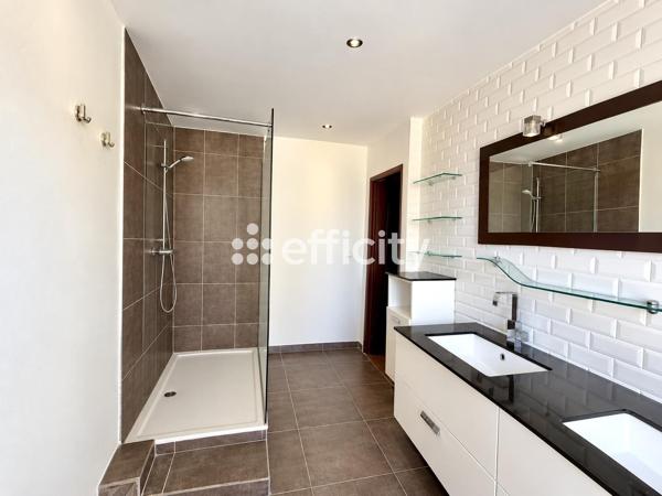 Maison
         6 pièces
        - 145 m² 180 000 € *