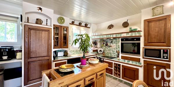 Maison à vendre 5 pièces 166 m² Saint-Marcel-d'Ardèche