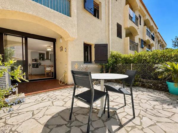 Vente                                                      Appartement
                        
                     2 pièces                      48 m2                     à Saint-Aygulf