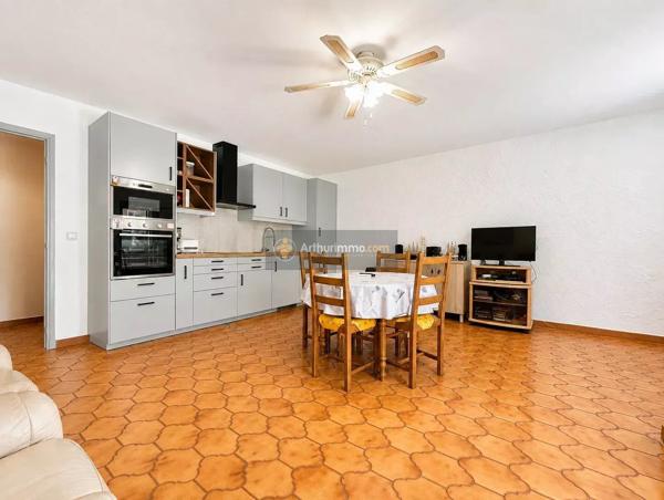 Vente                                                      Appartement
                        
                     2 pièces                      48 m2                     à Saint-Aygulf