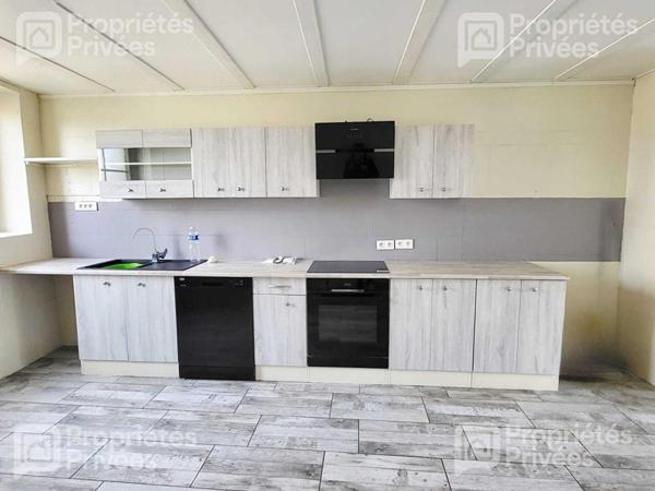 Ensemble de deux maisons, cour et jardin