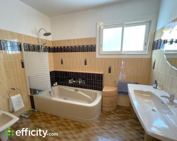 Maison
         11 pièces
        - 230 m² Exclusivité 249 000 € *