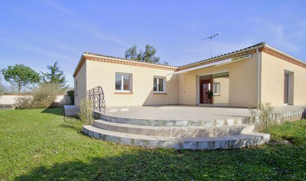 BOE - Maison lumineuse de plain-pied de 110 m² avec 3 chambres, garage et jardin dans un quartier calme et recherché.