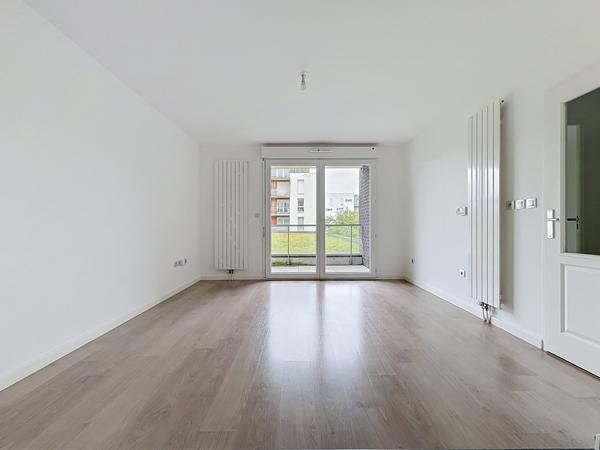 APPARTEMENT DE 43.67 m2 AVEC TERRASSE ET PARKING PROCHE DE L' HOTEL DE VILLE DE WASQUEHAL.