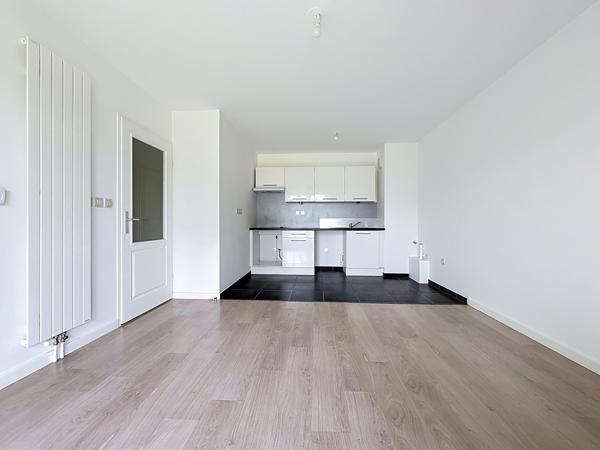APPARTEMENT DE 43.67 m2 AVEC TERRASSE ET PARKING PROCHE DE L' HOTEL DE VILLE DE WASQUEHAL.