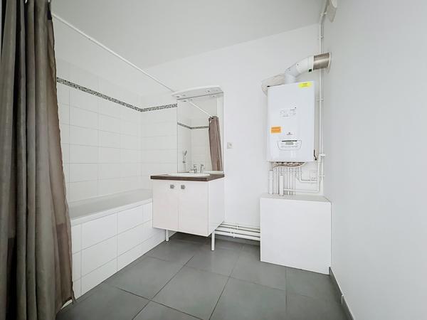 APPARTEMENT DE 43.67 m2 AVEC TERRASSE ET PARKING PROCHE DE L' HOTEL DE VILLE DE WASQUEHAL.