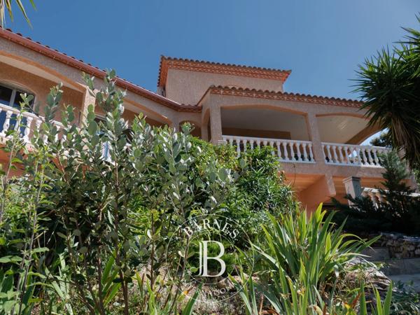 Le Boulou, Maison 4 Chambres -  194 m² à vendre