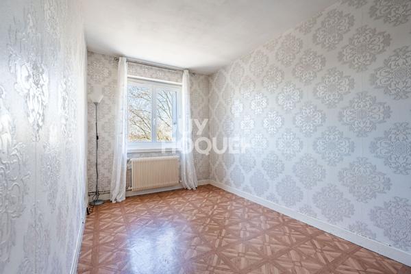 APPART 4 PIECES AVEC CAVE ET PARKING