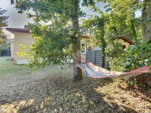 Maison T4 avec jardin, garage, proche commerces, collège et lycée