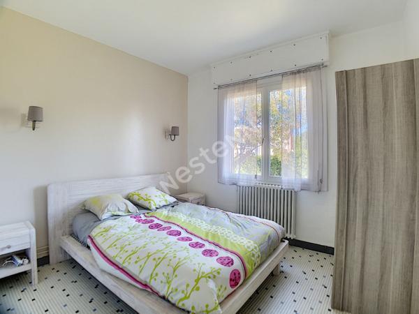 Maison T4 avec jardin, garage, proche commerces, collège et lycée