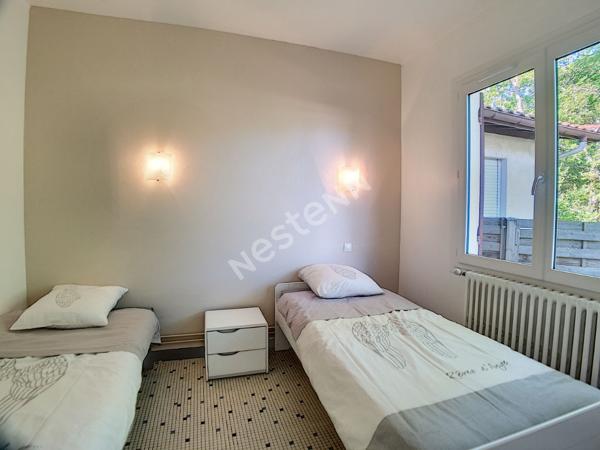 Maison T4 avec jardin, garage, proche commerces, collège et lycée