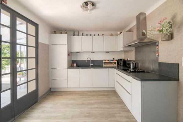 Maison Chavagne T6 5 CHAMBRES JARDIN CLOS -GARAGE