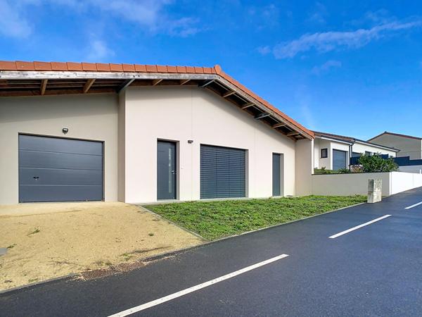 Maison Neuve Plain- pied à Vendre à Beaupréau en Mauges - 6 Chambres et Confort Moderne !