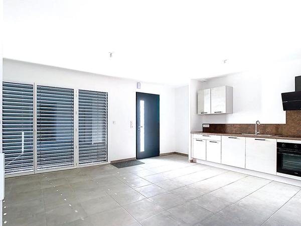 Maison Neuve Plain- pied à Vendre à Beaupréau en Mauges - 6 Chambres et Confort Moderne !