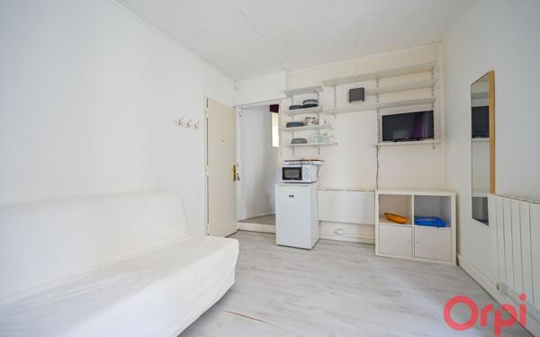 Appartement à vendre    1 pièce • 16,02 m2 Paris 18