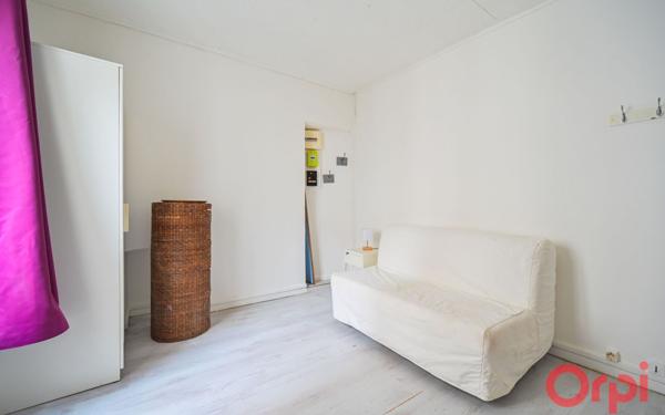 Appartement à vendre    1 pièce • 16,02 m2 Paris 18