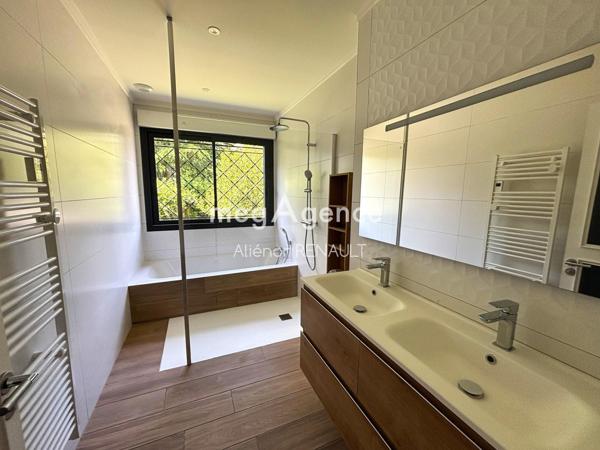 Maison à PRADINES, 46090 - 9 pièces 255m²