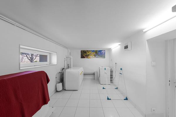 A vendre: Très Belle Maison en Pierre à Bligny - les - Beaune de 6 pièces dont 4 chambres + dépendances.