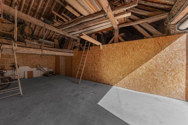 A vendre: Très Belle Maison en Pierre à Bligny - les - Beaune de 6 pièces dont 4 chambres + dépendances.