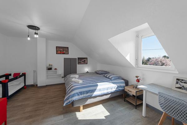 A vendre: Très Belle Maison en Pierre à Bligny - les - Beaune de 6 pièces dont 4 chambres + dépendances.