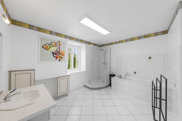 A vendre: Très Belle Maison en Pierre à Bligny - les - Beaune de 6 pièces dont 4 chambres + dépendances.