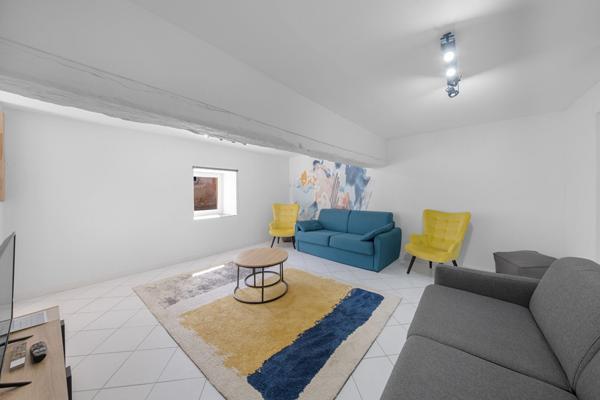 A vendre: Très Belle Maison en Pierre à Bligny - les - Beaune de 6 pièces dont 4 chambres + dépendances.