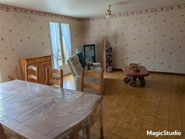 Maison individuelle de 80 m² avec 3 chambres sur 1 346 m² de terrain, sous-sol et terrasse ,  Secteur calme