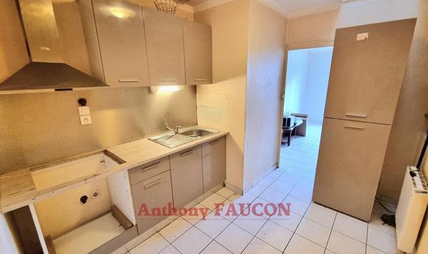 Immeuble La Roche Sur Yon 10 pièce(s) 156 m2