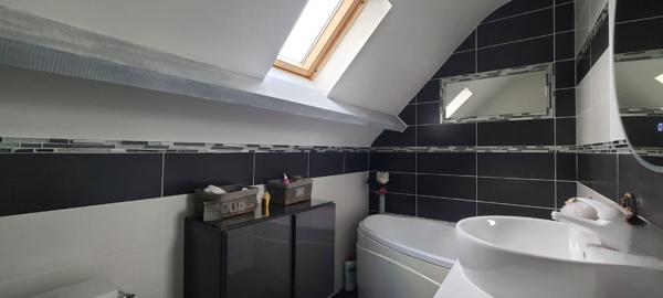 Maison traditionnelle pleine de charme de plus de 150 m² avec confort de plain-pied