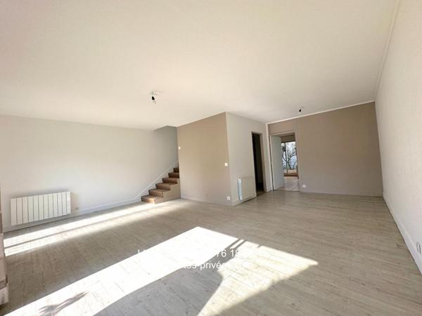 Duplex 122 m2 5 pièces ( 3 ch ) avec jardin, terrasse et parking