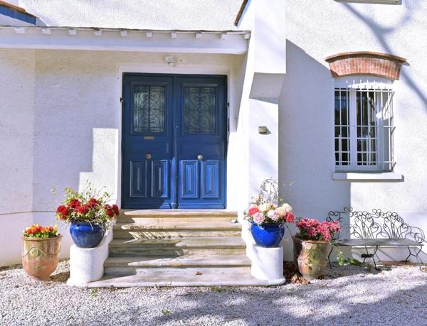 MAISON DE MAÎTRE AVEC DEPENDANCE, PARC ET PISCINE, PROCHE PERPIGNAN