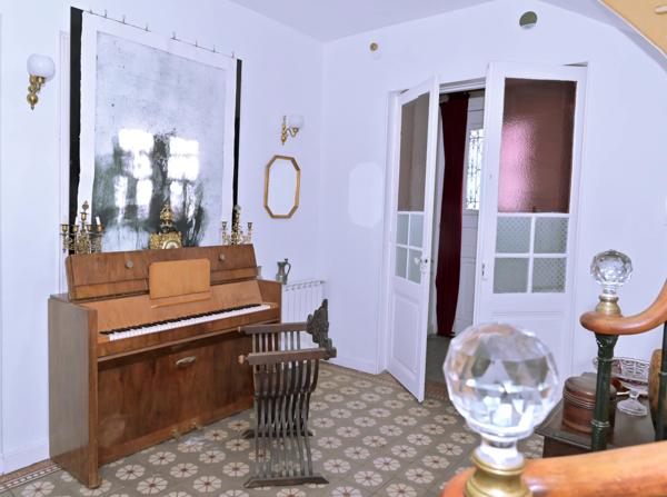 MAISON DE MAÎTRE AVEC DEPENDANCE, PARC ET PISCINE, PROCHE PERPIGNAN