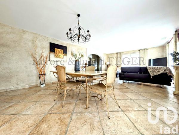 Maison traditionnelle 5 pièces de 143 m² à Saint-Jean-Lasseille (66300)