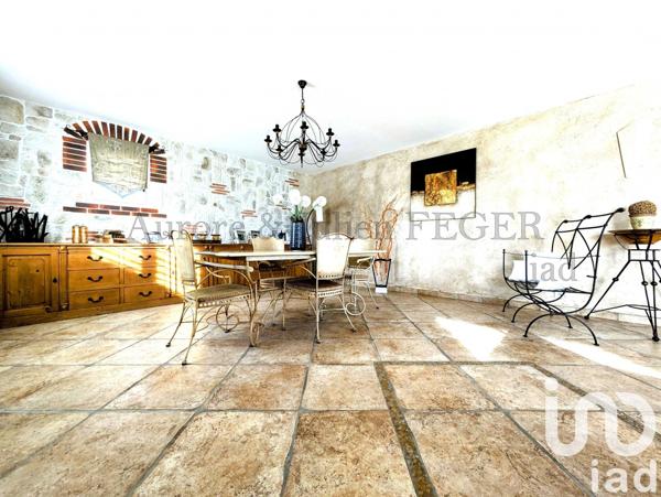 Maison traditionnelle 5 pièces de 143 m² à Saint-Jean-Lasseille (66300)