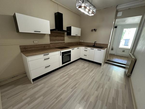 Maison à louer 650 € CC Marmande 3 p 72 m² DPE D