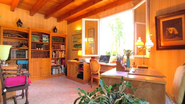 Spacieuse maison de campagne de 244 m² avec piscine