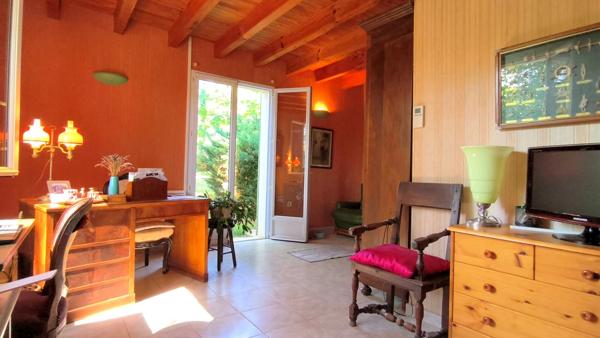 Spacieuse maison de campagne de 244 m² avec piscine