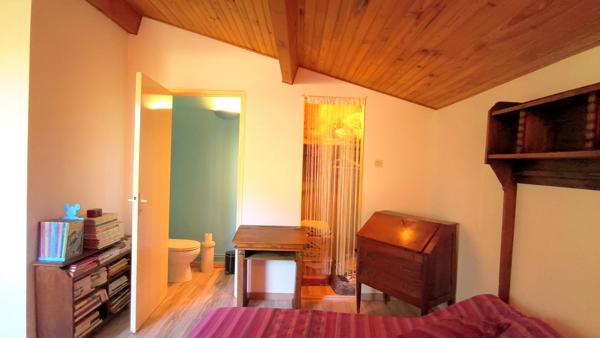 Spacieuse maison de campagne de 244 m² avec piscine