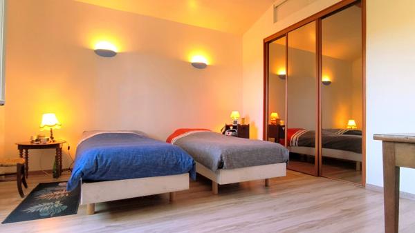 Spacieuse maison de campagne de 244 m² avec piscine