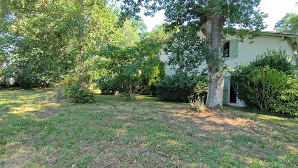 Spacieuse maison de campagne de 244 m² avec piscine