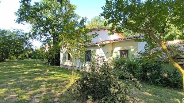 Spacieuse maison de campagne de 244 m² avec piscine
